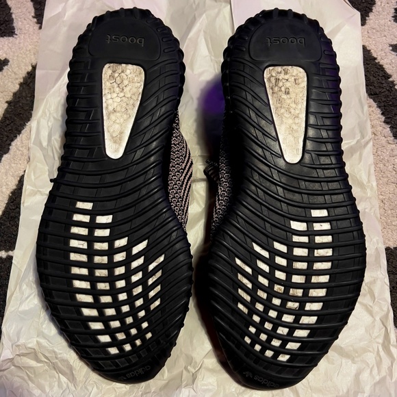 Yeezy 350 v2 - Yecheil - Non-Reflective